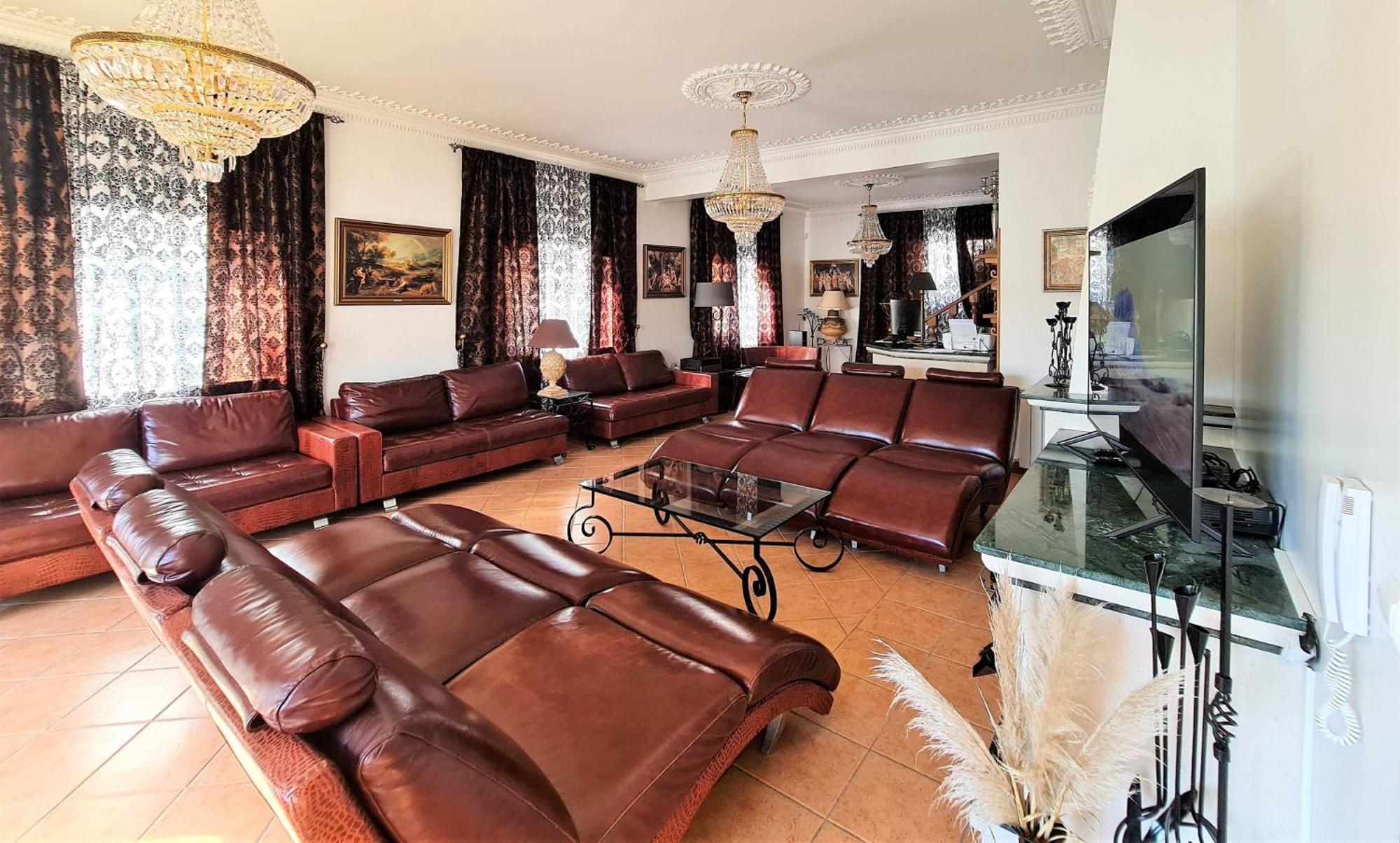 Silver Coast Villa *